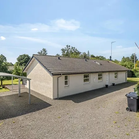 Ferienhaus Laulu - 200m From The Sea By Interhome Bøtø By