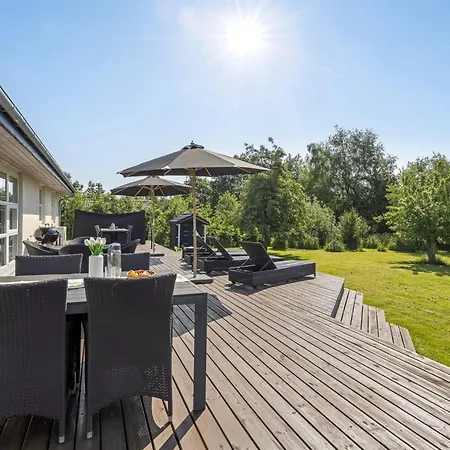 Ferienhaus Laulu - 200m From The Sea By Interhome Bøtø By