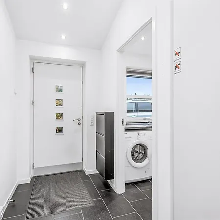 Ferienhaus Laulu - 200m From The Sea By Interhome Bøtø By