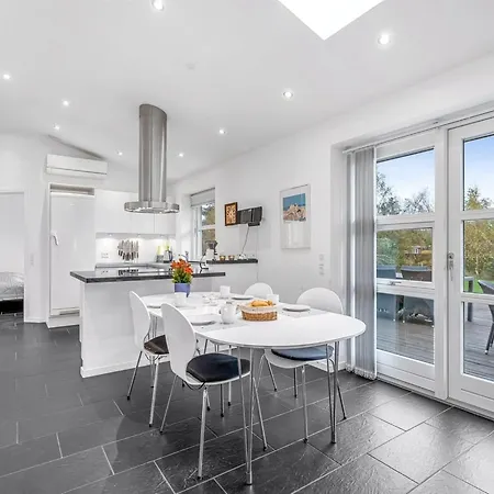 Laulu - 200m From The Sea By Interhome * Bøtø By