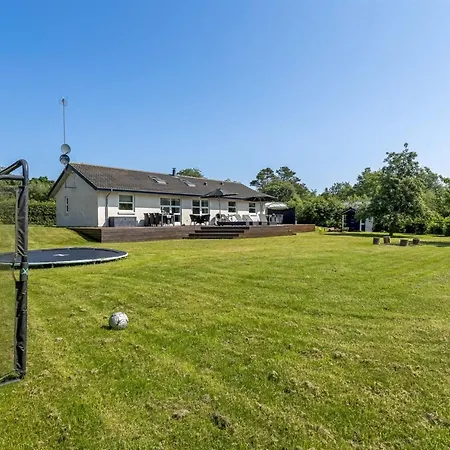 Laulu - 200m From The Sea By Interhome *